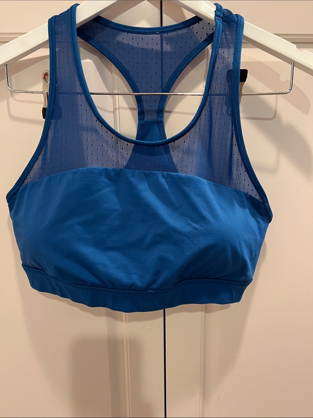 Lululemon Women’s Mesh Racerback Sports Bra - Blue with bra pads size 12